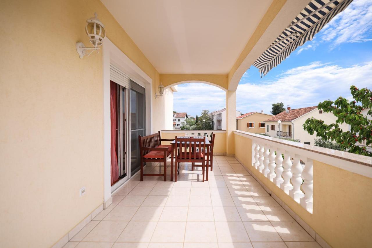 Apartments Veronika ザダル エクステリア 写真