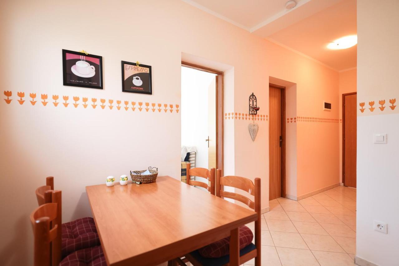 Apartments Veronika ザダル エクステリア 写真