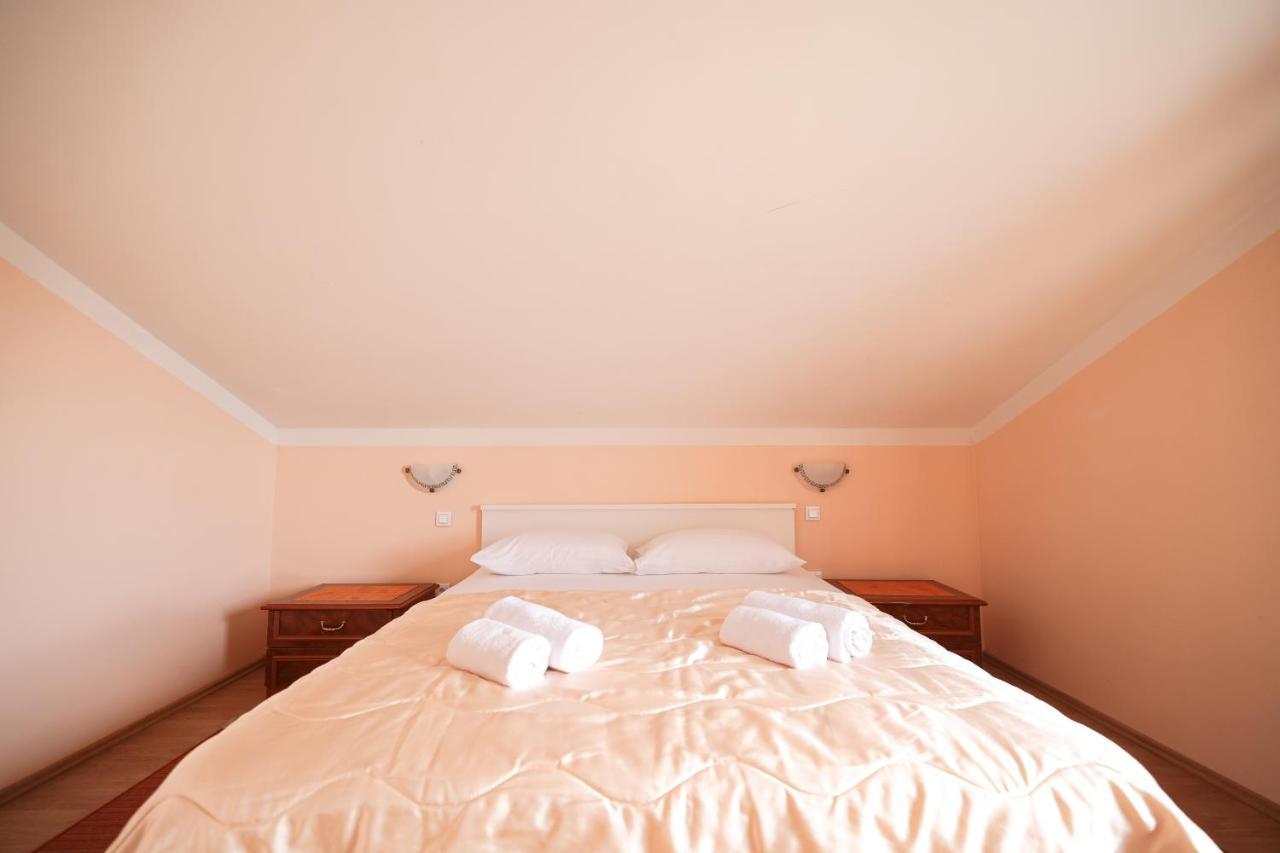 Apartments Veronika ザダル エクステリア 写真