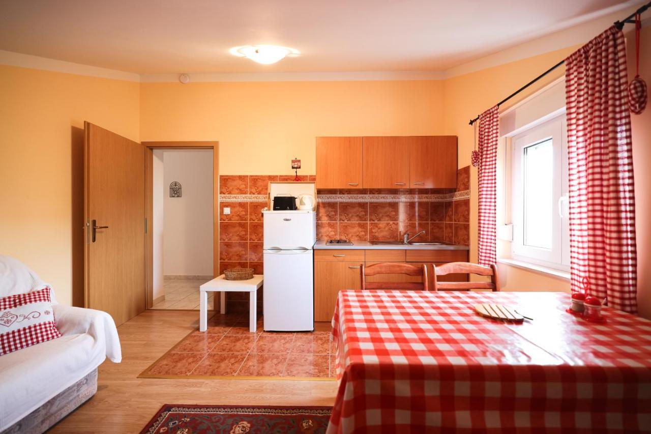 Apartments Veronika ザダル エクステリア 写真