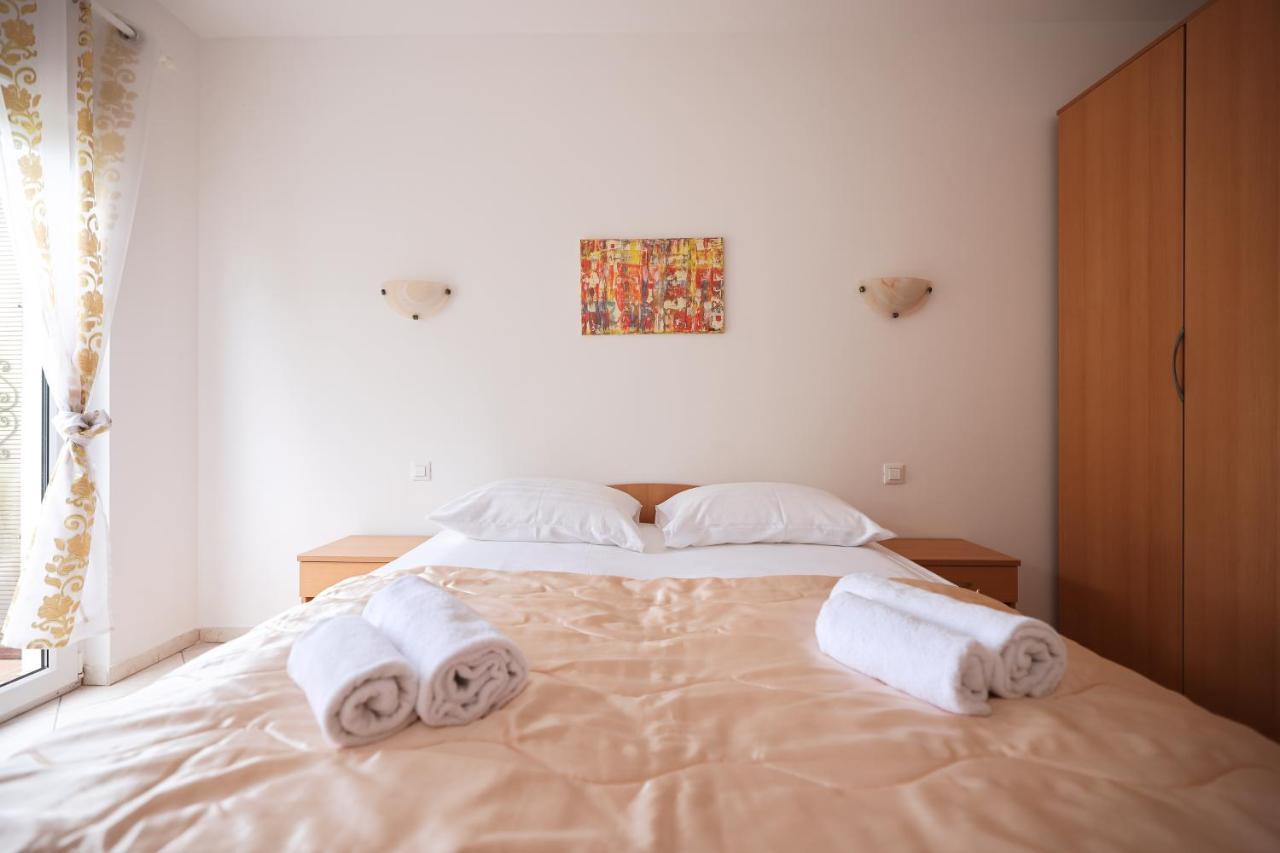 Apartments Veronika ザダル エクステリア 写真