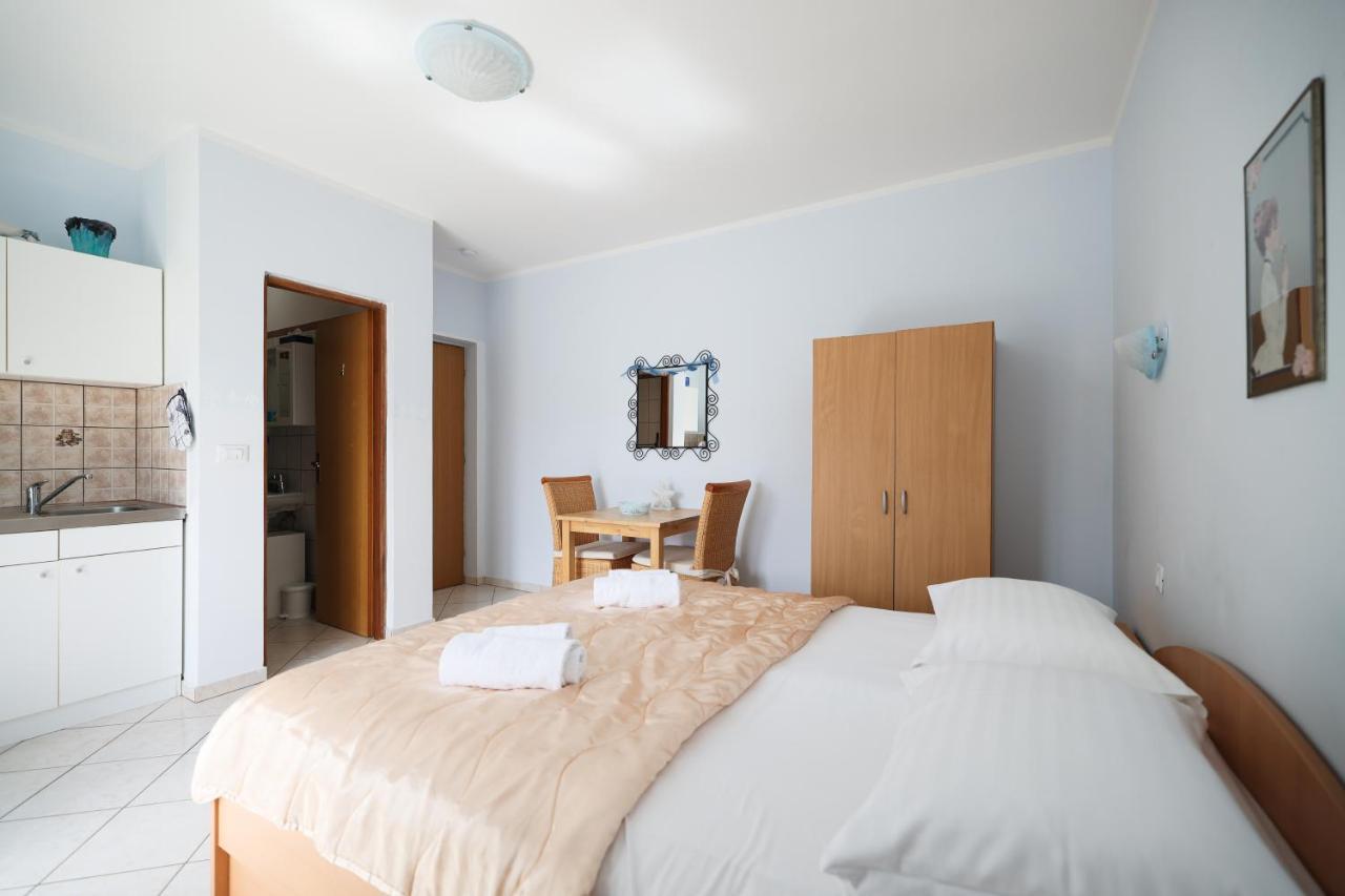 Apartments Veronika ザダル エクステリア 写真