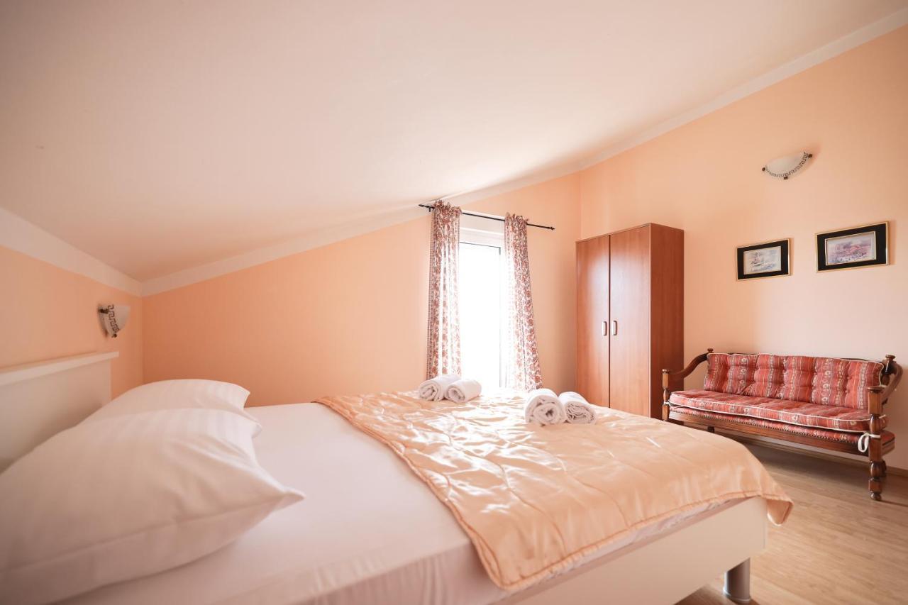 Apartments Veronika ザダル エクステリア 写真