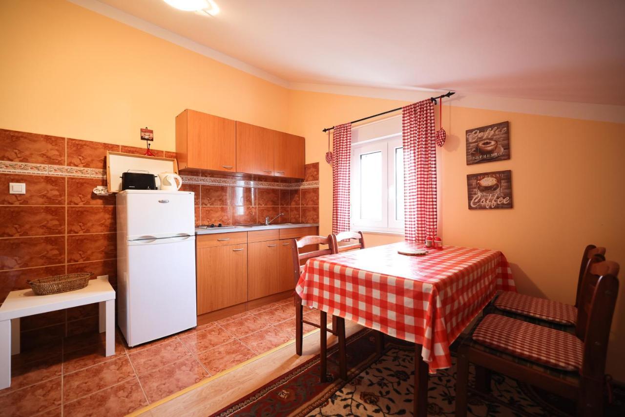 Apartments Veronika ザダル エクステリア 写真