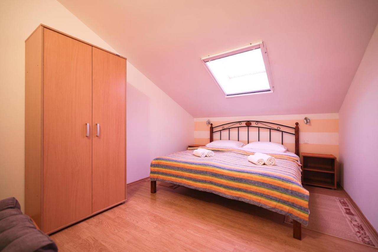 Apartments Veronika ザダル エクステリア 写真