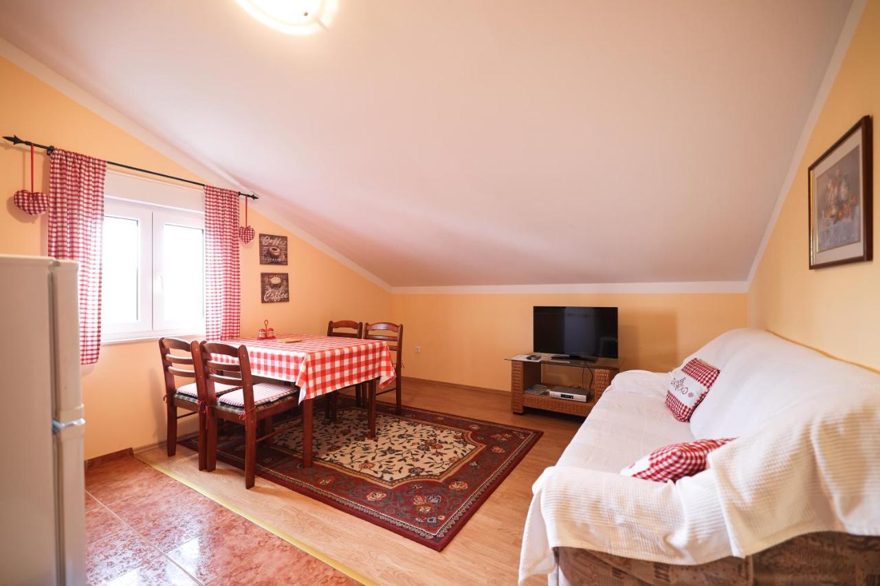 Apartments Veronika ザダル エクステリア 写真
