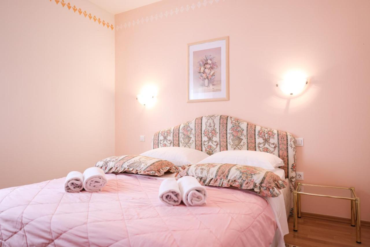 Apartments Veronika ザダル エクステリア 写真