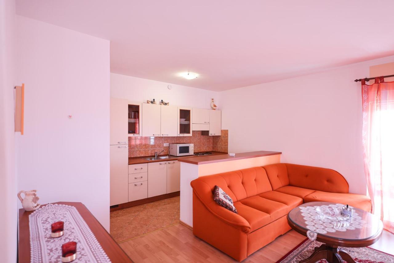 Apartments Veronika ザダル エクステリア 写真
