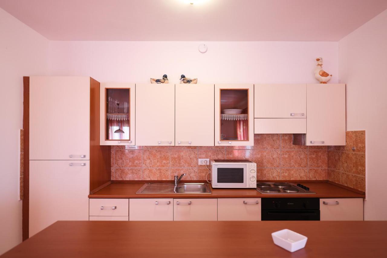 Apartments Veronika ザダル エクステリア 写真