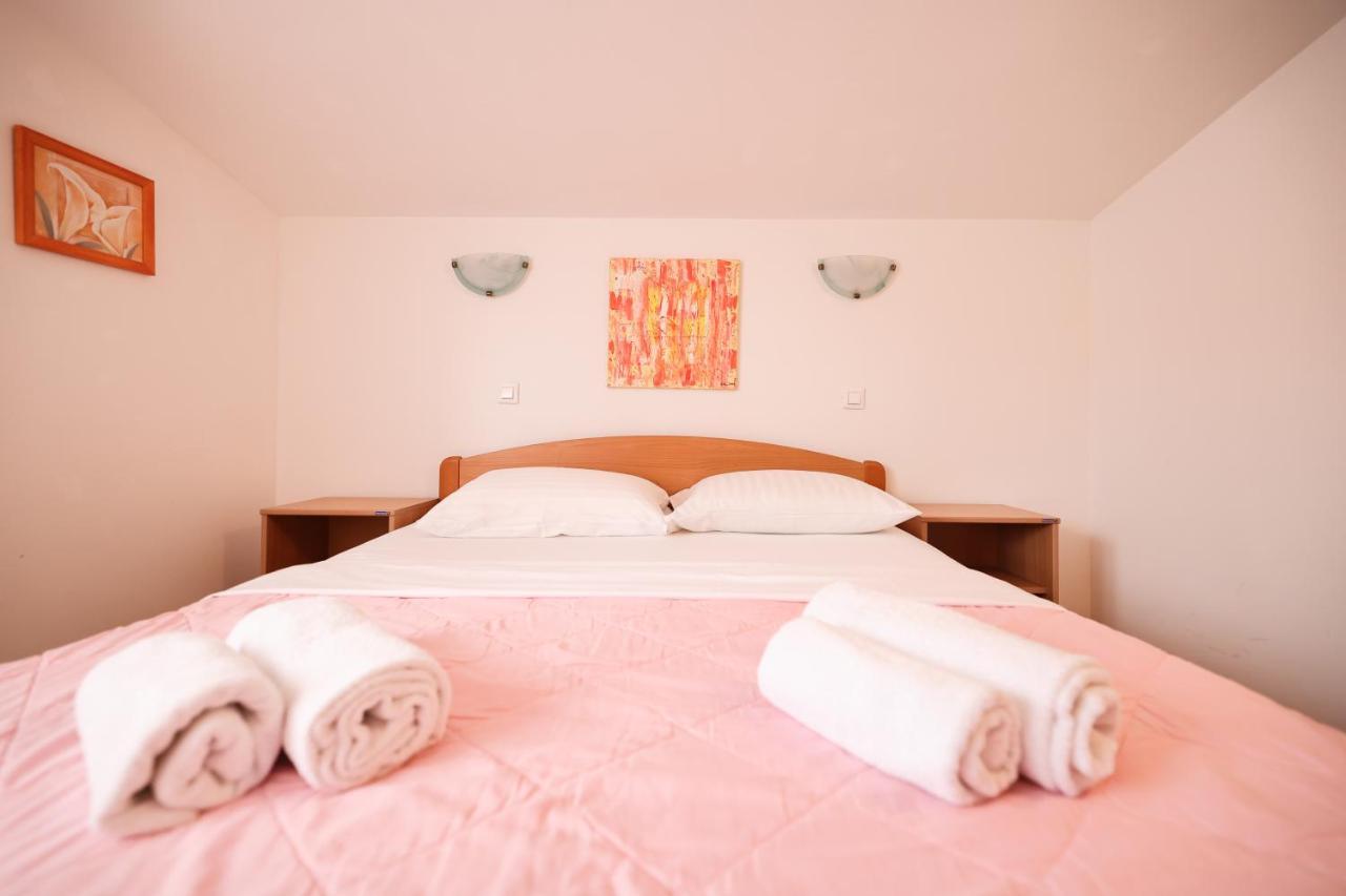 Apartments Veronika ザダル エクステリア 写真