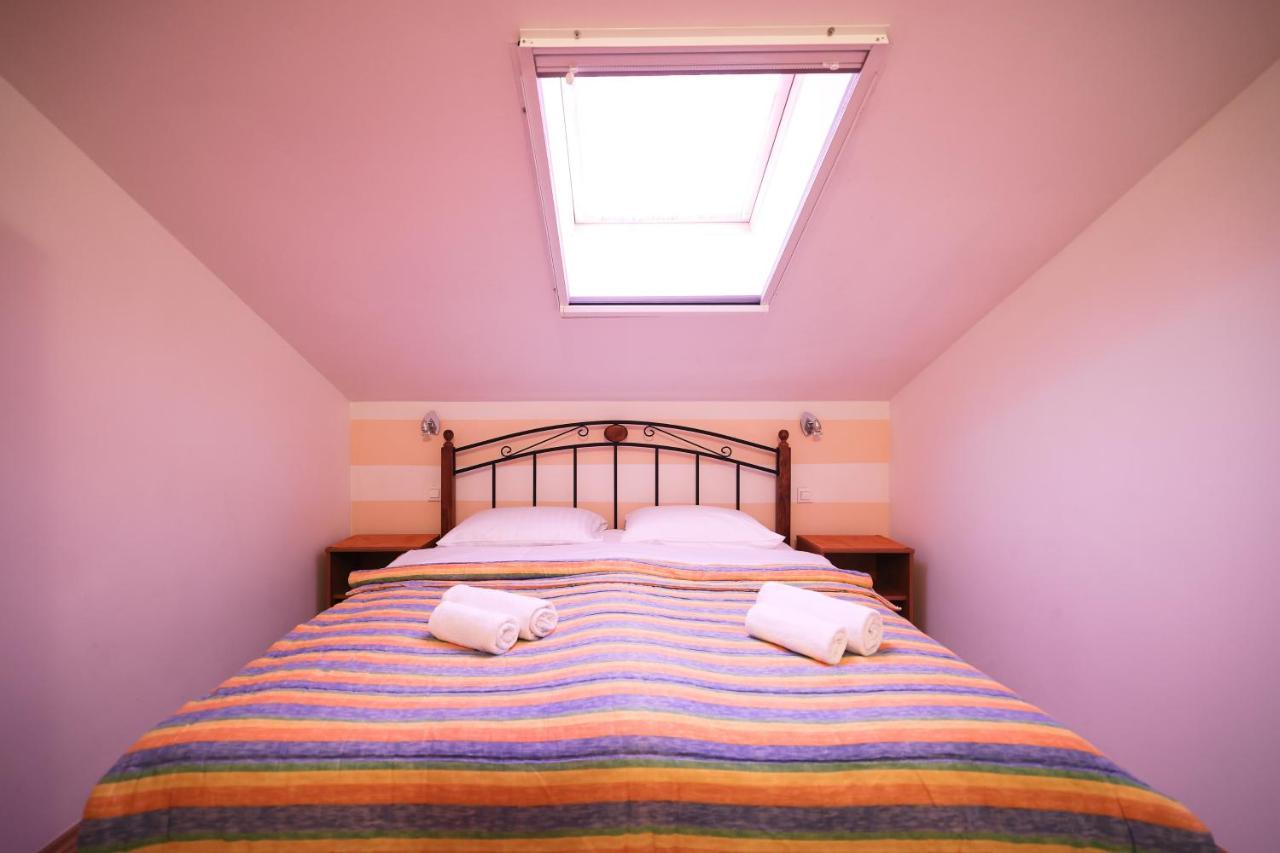 Apartments Veronika ザダル エクステリア 写真