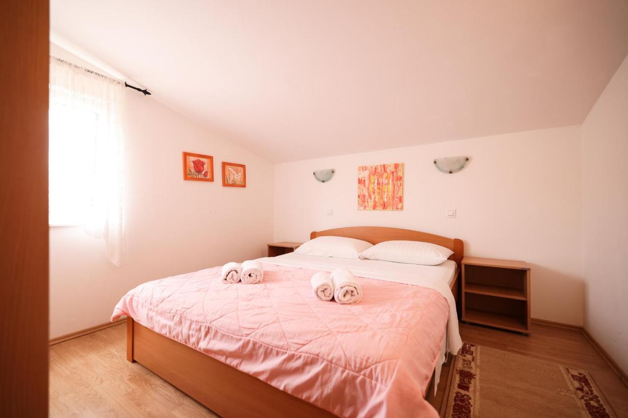Apartments Veronika ザダル エクステリア 写真