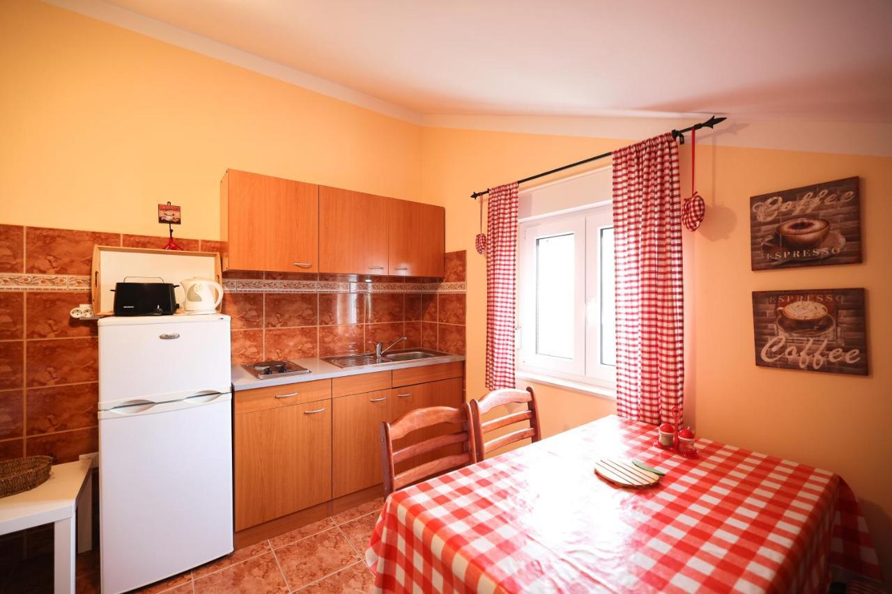 Apartments Veronika ザダル エクステリア 写真
