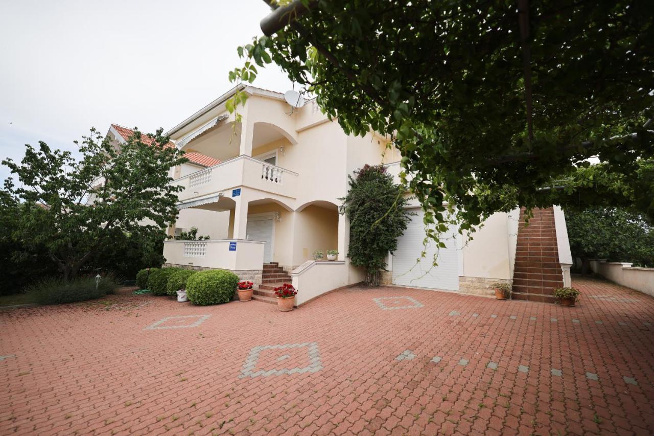Apartments Veronika ザダル エクステリア 写真