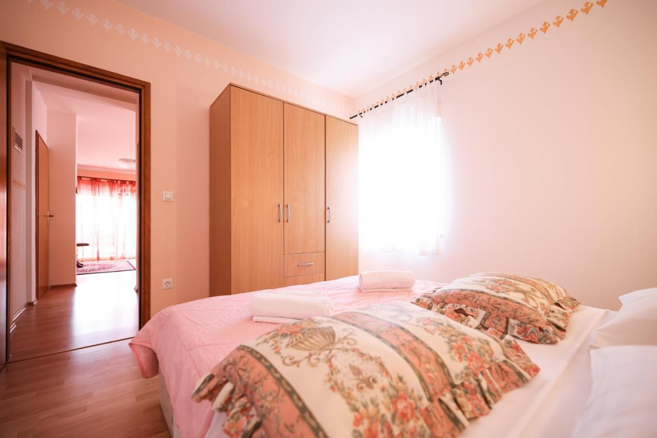Apartments Veronika ザダル エクステリア 写真