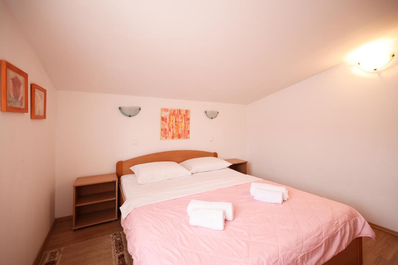 Apartments Veronika ザダル エクステリア 写真