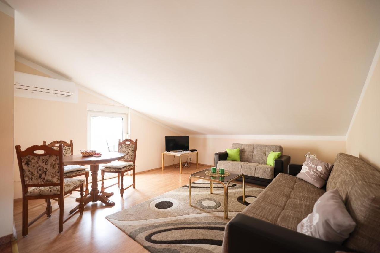 Apartments Veronika ザダル エクステリア 写真