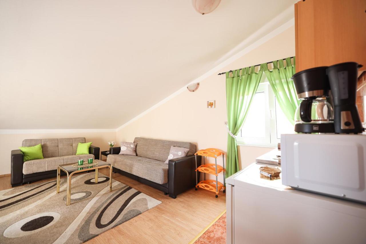 Apartments Veronika ザダル エクステリア 写真