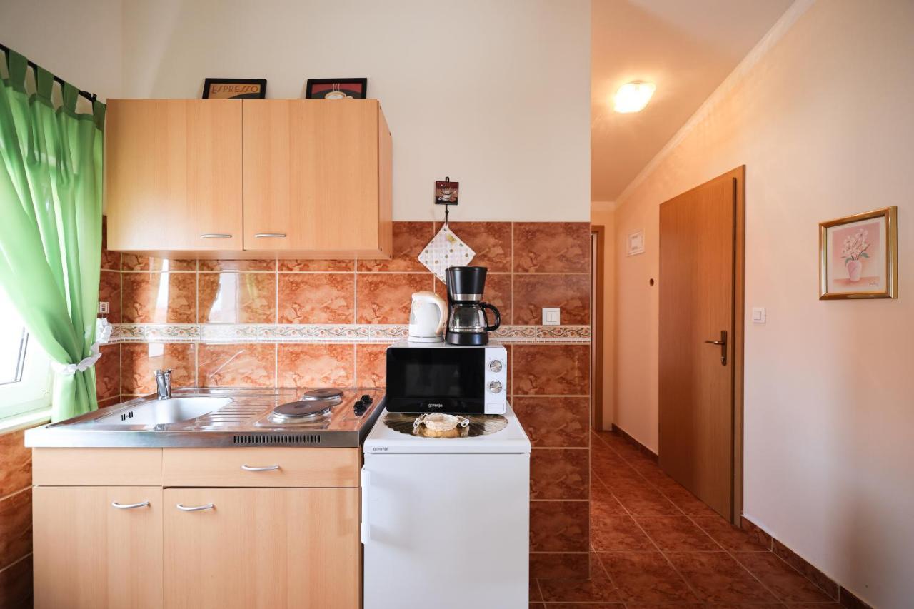 Apartments Veronika ザダル エクステリア 写真